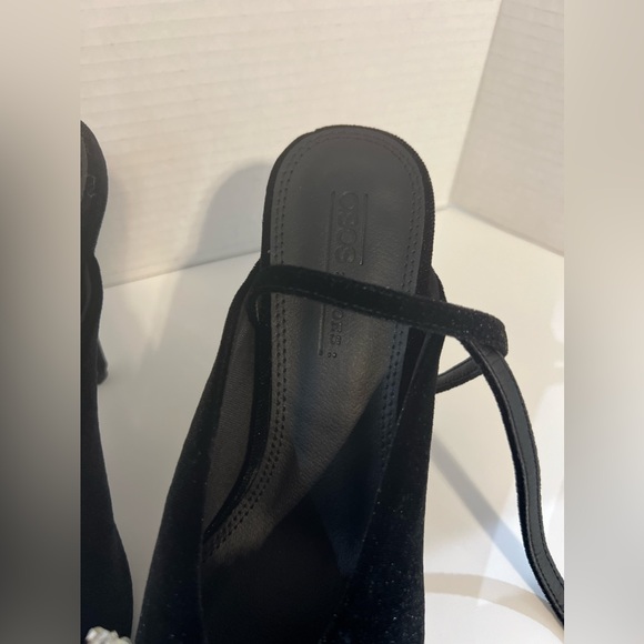 ASOS Velvet heeled mule!! Never worn- gorgeous bows on top! Size 7 - Picture 8 of 10